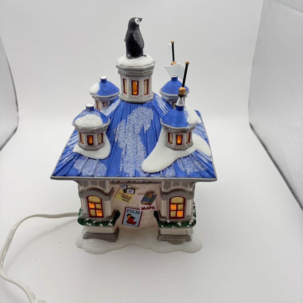 Department 56 North Pole Penguin Visitors Center Christmas Village Set 805547 - Picture 7 of 12